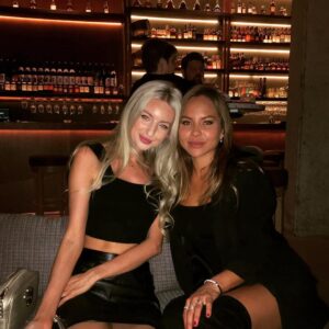Chloe Arrowsmith Instagram - Happy birthday beautiful @jade_snow88 ❤️💕 have the best time in Hawaii. #loveyou