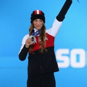 Actress Chloé Dufour-Lapointe HD Instagram Photos and Wallpapers September 2022