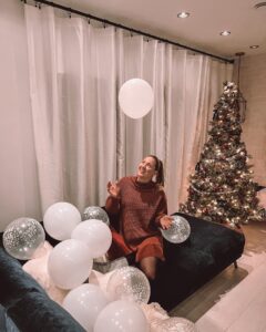 Actress Chloé Dufour-Lapointe HD Instagram Photos and Wallpapers March 2023