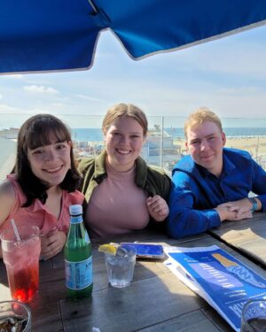 Chloe Noelle Instagram - Ended this fun weekend with lunch on the Santa Monica Pier @seasideonthepier! The food was delicious, the view was amazing and the company made it a perfect afternoon! 
.
.
.
.
.
#santamonica #santamonicapier #seasideonthepier #keyelementspr #lunchwithfriends #chloeirl #Chloenoelle #actress #influencer #contentcreator