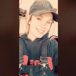 Chloe Russell Instagram - 🐮🚜