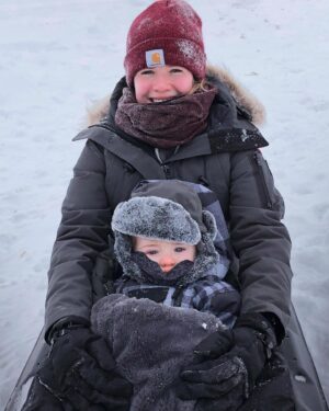 Chloe Russell Instagram - Une belle journée pour faire du traîneau ☀️❄️