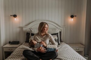 Chloe Russell Instagram - May my heart be your shelter and my arms be your home 

Credit: @jessicasamynphotographie
