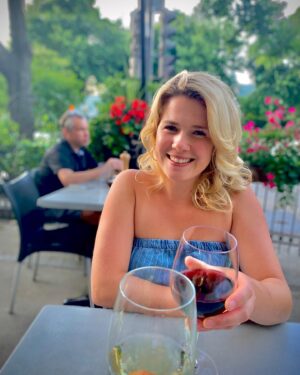 Chloe Russell Instagram - CHEERS 🥂