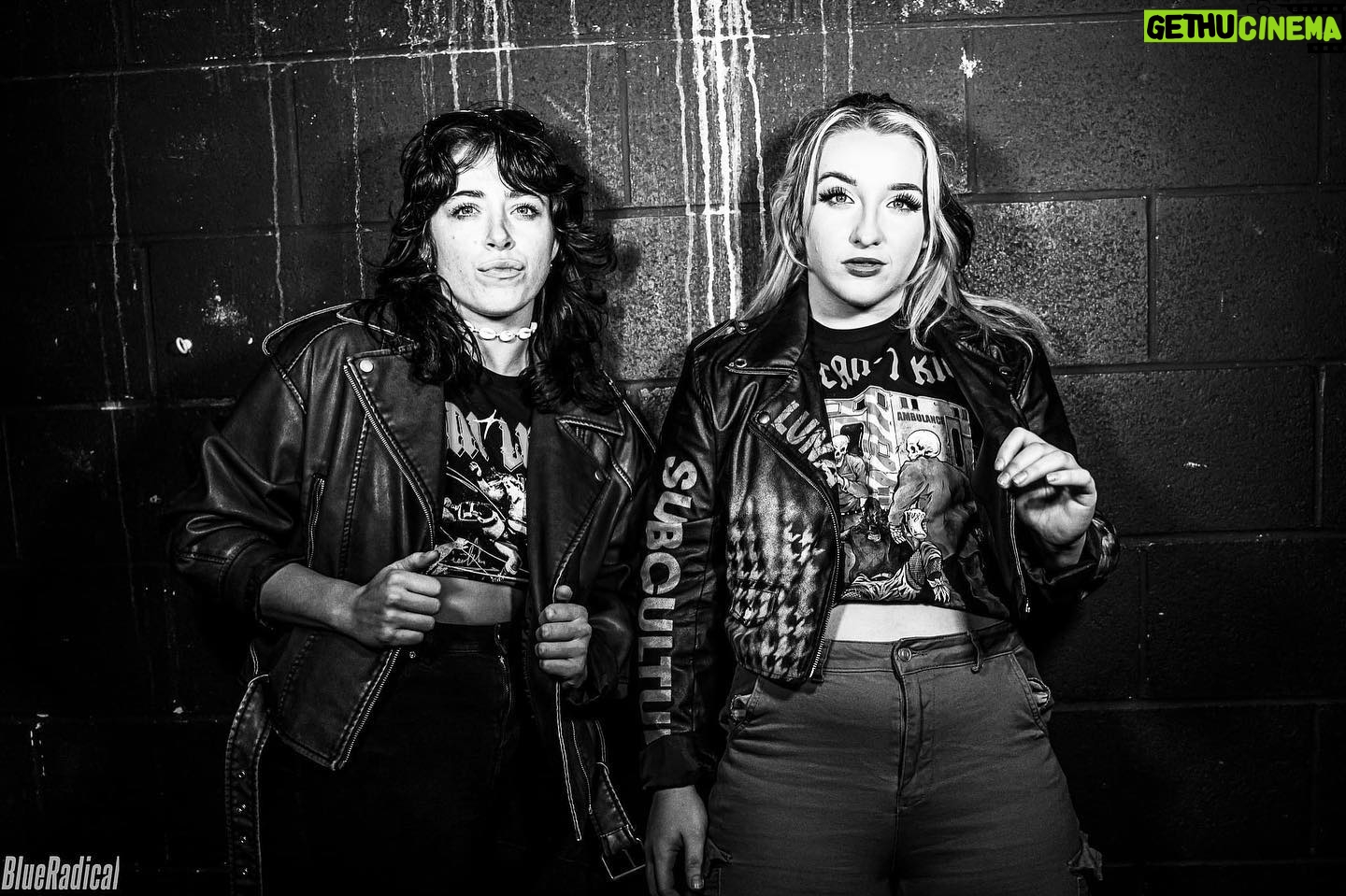 Chloe Smith - 540 Likes - Just a couple of Bionic Badass Bitches 🤘🏼💚
💣