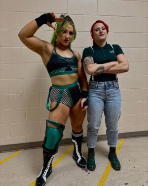 Chloe Smith Instagram - We've got wrongs to right on @tnawrestling TONIGHT😡