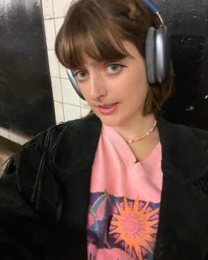 Chloe Troast Instagram - 4 pictures of me from this week 🫶