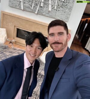 Cho Seung-yeon Instagram - Collab w/ Erik Conover ! 

구독자 218만명의 미국 부동산 유튜버 Erik 과 함께 시가 800억대의 뉴욕 초고가 아파트 펜트하우스에서 뉴욕의 미친 집값, 그리고 월세에 대한 솔직한 이야기를 나눠봤습니다 #커밍쑨 👍🏻🕶️✨ 
.
.
Thanks @erikconover for your thoughts and time, also @taeyoung1025 for making it happen behind the scenes.