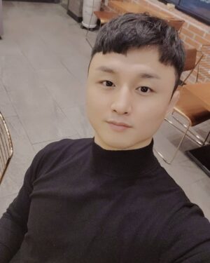 Choi Doo-ho Instagram - 마스크벗고싶다😭