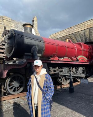 Choi Hyeon-woo Instagram - Universal studio 🎩🪄 

#최현우 #magic #magician