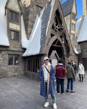 Choi Hyeon-woo Instagram - Universal studio 🎩🪄 

#최현우 #magic #magician