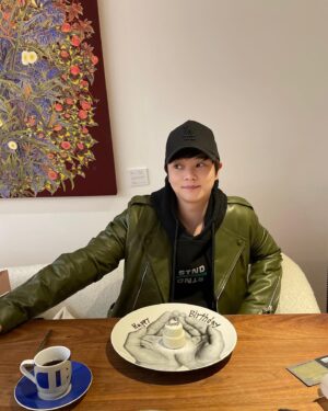 Choi Hyeon-woo Instagram - 🎂🥳
축하해주신분들 너무 고마워용!