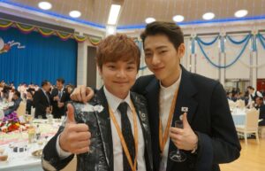 Choi Hyeon-woo Instagram - #최현우 #문재인대통령 #김정은위원장 #마법 #마술 #청와대  #텔레파시 #마술사 #마법사 #요술 #요술사 #리설주여사 #김정숙여사 #지코#magic #한반도기 #통일 #card #cube #mentalmagic  오늘 나온 청와대 B컷 사진들입니다!!! 한반도기로 바뀌어지는 카드 마술, 큐브마술등이 잘 나와있네요!!!!
