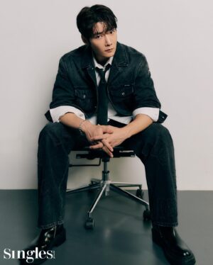 Choi Jin-hyuk Instagram - 너무 재밌게 찍었고 맘에 드는 화보였던 싱글즈! @singlesmagazine