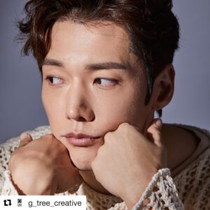 Choi Jin-hyuk Instagram - #Repost @g_tree_creative with @get_repost
・・・
안녕하세요 지트리크리에이티브입니다.
LINE과 함께 진행하는 <최진혁 일본 온라인 팬미팅>에서는 추첨을 통해 시청자 중 일본 팬클럽 다섯 분께 폴라로이드 사진을 증정합니다. 
또한, 응원 아이템 1등에 선정되신 분께는 서프라이즈 선물이 제공됩니다. 
이번 <최진혁 일본 온라인 팬미팅>은 일본 내에서만 시청 가능합니다.
팬 여러분의 많은 참여 부탁드립니다.
오는 12월 27일 일요일 오후 7시 30분, <최진혁 일본 온라인 팬미팅>에서 만나요~👋
_
こんにちは、ジーツリークリエイティブです。
LINEと共同で行う<チェジンヒョク日本オンラインファンミーティング>では抽選で日本のファンクラブの5名の方にポラロイド写真をプレゼントします。 
また、応援アイテム1等に選ばれた方にはサプライズプレゼントが提供されます。 
今回の<チェジンヒョク日本オンラインファンミーティング>は日本国内でのみ視聴可能です。
ファンの皆さんの多くの参加をお願いいたします。
12月27日日曜日午後7時30分、<チェジンヒョク日本オンラインファンミーティング>で会いましょう~👋
_
#지트리크리에이티브 #GTREECREATIVE #최진혁 #チェジンヒョク #최진혁일본온라인팬미팅 #チェジンヒョク日本オンラインファンミーティング