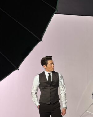 Choi Jin-hyuk Instagram - 넘버스 포스터