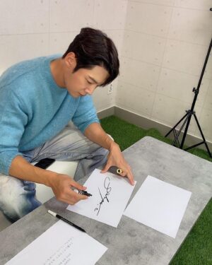 Choi Jin-hyuk Instagram - 예전에 찍었던 미공개사진.오늘아님