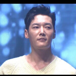 Choi Jin-hyuk Instagram - 얼마전 일본 온라인 팬미팅을 잘마쳤습니다 소식 늦어 죄송해요 온라인이라 직접 봴수없어 참 아쉬웠어요 ㅠㅠ빨리 코로나가 끝나고 오프라인으로 만났으면 좋겠습니다..그리고 레알에서 보내주신 도시락 너무 맛있게 잘먹었어요 배가 너무 고팠을때라...ㅋㅋ암튼 이제 2021년이네요 다들 새해복많이 받으시고 건강하세요 빨리 찾아봴게요~!!!^^❤️😍👍