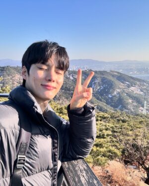 Choi Kyung-hoon Instagram - 1~2월🏔️⛰️