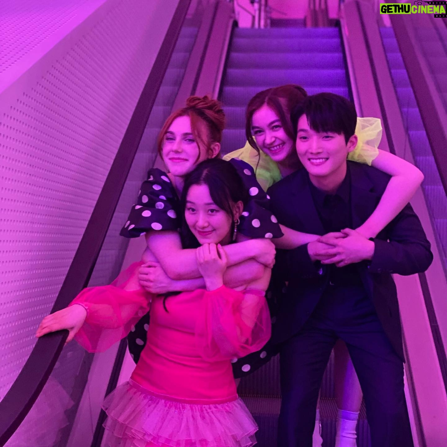 Choi Min-yeong - 524.5K Likes - Our friendship’s not fake 🫠
@thisisgiakim