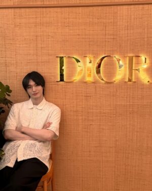 Choi Yeon-kyu Instagram - #유료광고 @diorbeauty 

디올 디올리비에라 팝업이 성수동 LOOOP카페에서 오픈합니다🎉
05.31 - 06.30 까지 운영하는 이 팝업은 뉴 썸머 에디션 에덴 록, 디올리비에라, 쟈스망 데 쟝주를 더불어 여러 다양한 아이템을 만나보실 수 있습니다. 
카카오톡 예약하기에서 사전예약도 가능하시니, 방문하셔서 디올의 웰컴 기프트도 받아가세요🥰

#디올리비에라 #디올리비에라팝업스토어 #DIORIVIERA #DIORSUMMER #디올향수 #디올라콜렉시옹프리베 #라콜렉시옹프리베썸머에디션