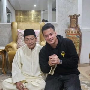 Choky Andriano Instagram - Sehat selalu abah @habibluthfibinyahya
Haru dan cinta padamu #auliyaallah #waliallah