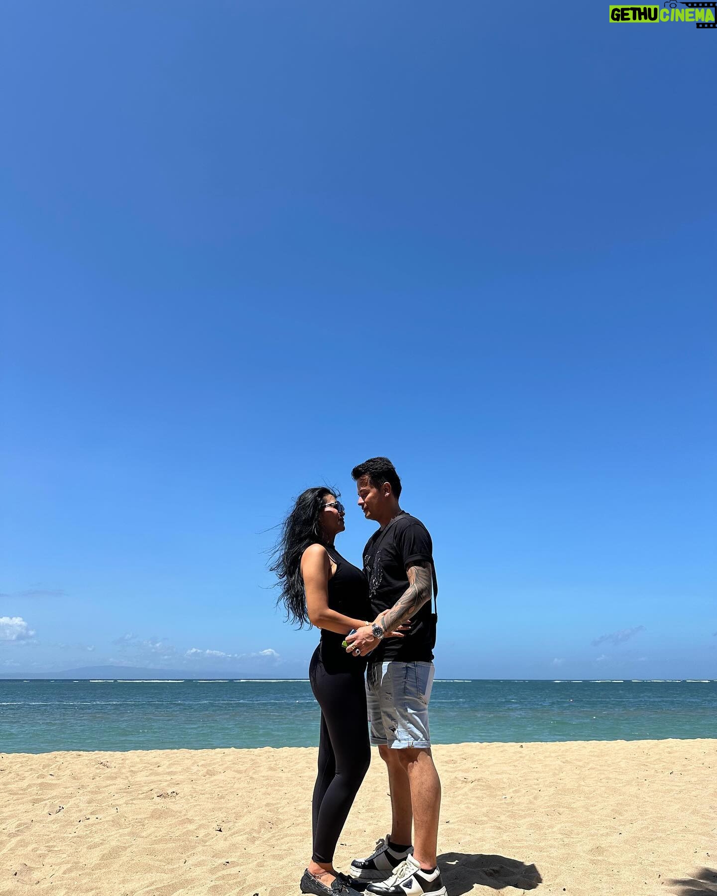 Choky Andriano - 2.5K Likes - I am so grateful to have you
I love you more and more and more 😍😍❤️❤️ #andrianofamily #husbandandwife #happycouple