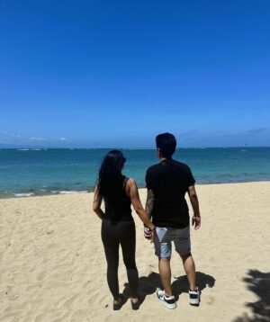 Choky Andriano Instagram - Yang terbaik bukanlah yg datang dengan segala kelebihannya tapi yg tidak akan pernah pergi karena segala kekurangan kita ❤️❤️ #husbandandwife #andrianofamily #loveforever
