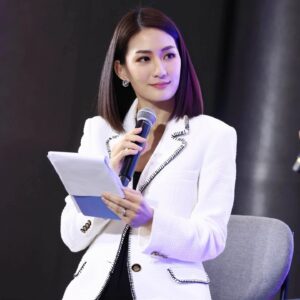 Chon Wachananon Instagram - งานนี้บอกเลยว่าดีใจจริง ๆ ที่ได้เป็นส่วนหนึ่งในงานครั้งสำคัญ ได้เห็นสิ่งที่ทางกลุ่มทรูร่วมมือกันพัฒนาขึ้นเพื่อช่วยให้ลูกค้าอย่างเรามั่นใจในการใช้สินค้าและบริการ เพื่อทำให้ลูกค้าทรู-ดีแทคใช้ชีวิตยุคดิจิทัลได้อย่างต่อเนื่องและราบรื่นยิ่งขึ้น

ต้องขอขอบพระคุณทางผู้ใหญ่ใจดี รวมถึงขอบคุณท่านผู้บริหาร และผู้เกี่ยวข้องทุกท่าน ที่ให้โอกาสชลได้มาทำหน้าที่พิธีกรตรงนี้ด้วยนะคะ 🙏🏻