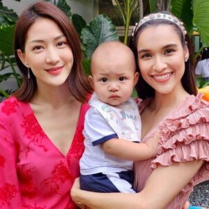 Chon Wachananon Instagram - Happy Birthday Meya! Thanks for having me 🎉 @yardthip รู้จักกันมาสิบกว่าปี จนวันนี้มีลูกกันแล้ว! 😂😂 #ชีวิตที่ไม่เหมือนเดิม