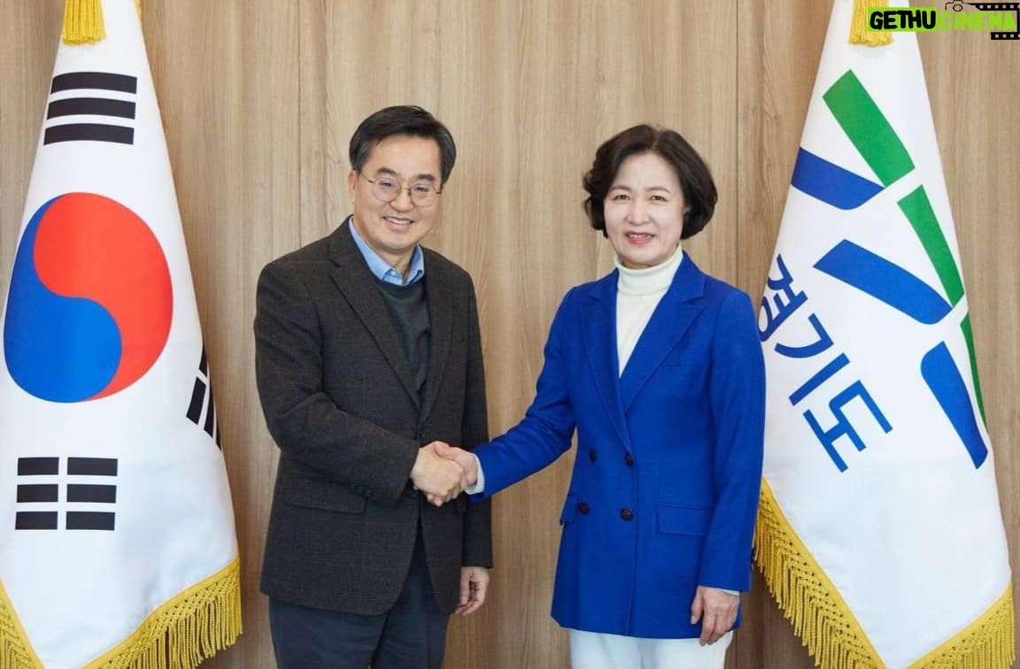 Choo Mi-ae - 2.2K Likes - 경기도정을 책임지는 김동연 도지사님을 만나 뵙고 왔습니다. 하남과 경기도 발전을 위한 여러 현안을 건의드렸는데요. 도지사님께서 환대해주시며 이런저런 덕담을 전해주셨습니다.
경기도와 꾸준히 소통하고, 협력하여 더 살기좋은 하남! 성장하는 하남!을 만들겠습니다.