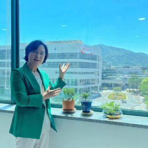 Choo Mi-ae Instagram - 멋진 전망을 볼 수 있는 하남시 갑 지역사무소를  소개합니다. 짠~
언제든 환영입니다.^^