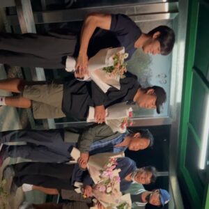 Choo Young-woo Instagram - 배울것도 배운것도 많은
현장이었습니다

감독님. 자영이 상현이 그리고 모두들 
고마워요

9월 5일 #어쩌다전원일기
많은 기대 부탁드립니다!!!!!

그리구 우리팀 덩달아 너무 고생했어요
@hook_to_highkick 
@sxjxxong_e 
@adaaaaang_ 
@luv_meeeeee1010