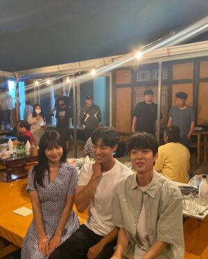Choo Young-woo Instagram - 마을잔치 🌾

내일도 #어쩌다전원일기
