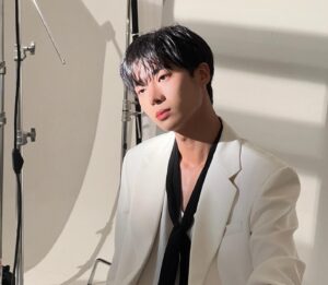 Choo Young-woo Instagram - @atstar1magazine 
@sunggchul