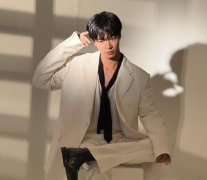 Choo Young-woo Instagram - @atstar1magazine 
@sunggchul