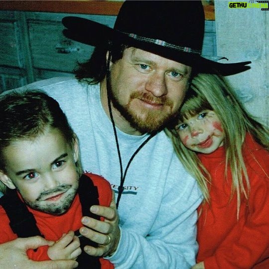 Chord Overstreet - 19.5K Likes - Happy Birthday/st pattys day dad!!! Can’t say enough how grateful I am to have you as a role model in my life. God truly broke the mold when he made you. Your generosity and kindness, sense of humor, talent, character and heart are like no other. Love you so much @pauloverstreetmusic
Happy Birthday!!! 🎉🎉🎉