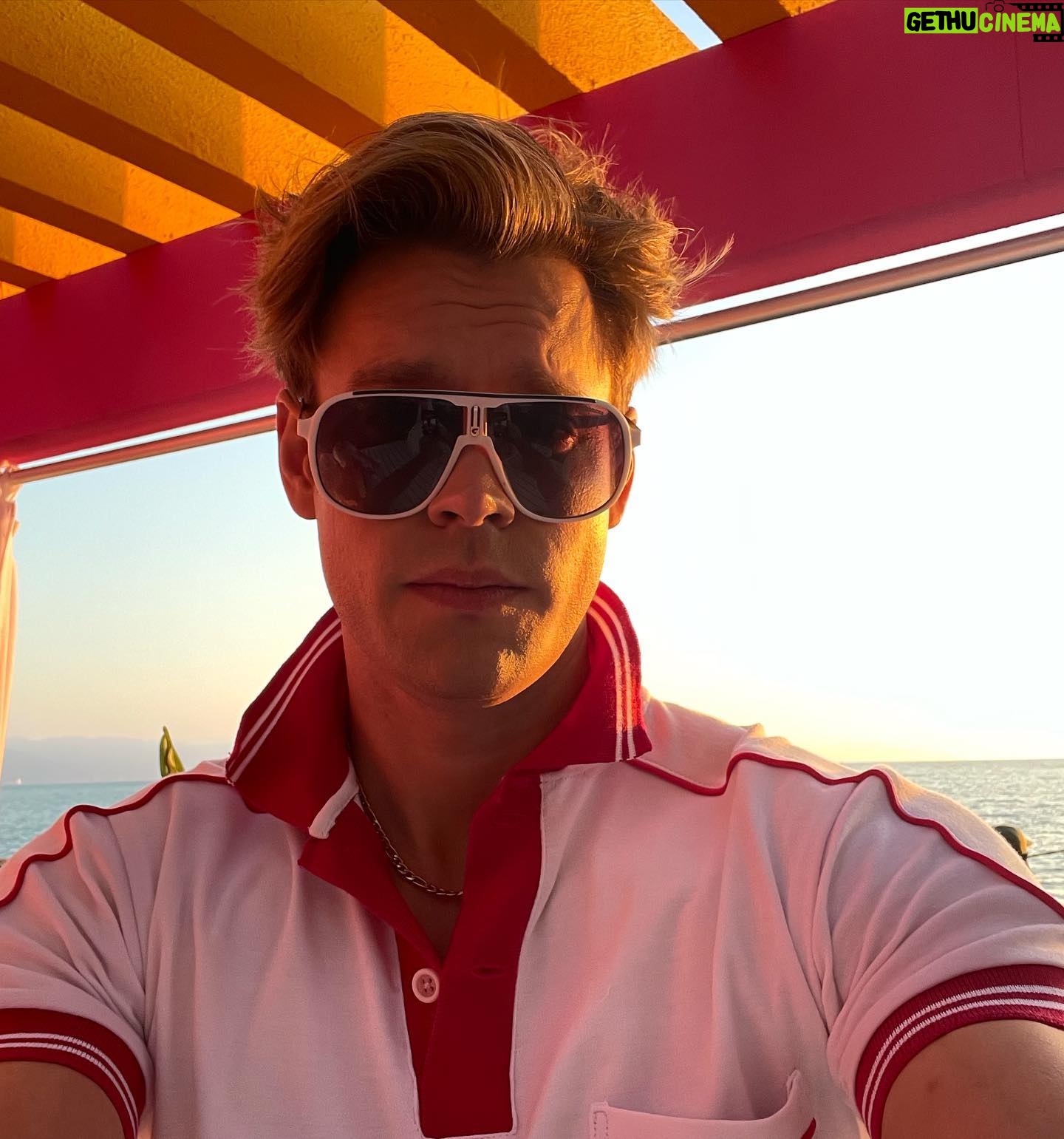 Chord Overstreet - 21.8K Likes - Headed back to Mexico!! Fun stuff coming