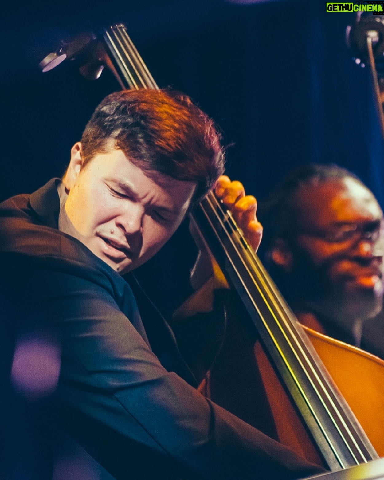 Chris Botti - 3.6K Likes - What an incredible run!
Thank you to all our fantastic fans who came to see us in 16 different cities in Europe, Turkey, UAE, and the UK. Hats off to my great band & special guests (they all are listed below). We had the time of our lives. Can’t wait to be back! For now, a few days off and we continue our run back home in the USA.
🎫 Comment “tour” below to get our full schedule ticket links sent directly to your inbox
🎶 Band:
Chris Botti
Drums - @leepearsondrums
Bass - @chimyonthebass
Guitar - @leo.amuedo | @daniel_tato_moraes
Piano - @andyezrinmusic
Sax - @chadlbsax
Violin - @mmm_anastasy
Vocals - @syberspace
Vocals - @johnsplithoff
#chrisbotti #chrisbottilive #jazz #trumpet