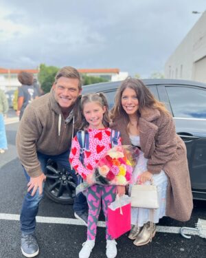 Chris Carmack Instagram - Happy Easter 🐰 
Family life lately…. 💕
@realcarmack @erinslaver 

#familylife❤️ #sistersortwins #springtimevibes