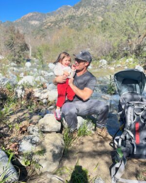 Chris Carmack Instagram - Happy Easter 🐰 
Family life lately…. 💕
@realcarmack @erinslaver 

#familylife❤️ #sistersortwins #springtimevibes