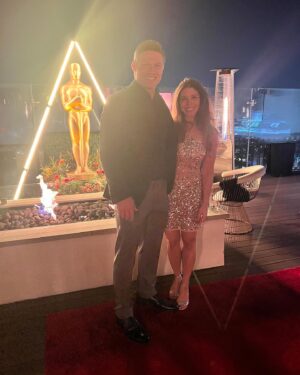 Chris Carmack Instagram - Bro wouldn’t move so we could get a date night pic … 😂

Thank you @disney for a great pre-Oscar’s reception (and a much needed night out ✨) 

#greysanatomy #datenightoscars #momanddadglamour