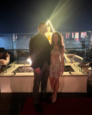 Chris Carmack Instagram - Bro wouldn’t move so we could get a date night pic … 😂

Thank you @disney for a great pre-Oscar’s reception (and a much needed night out ✨) 

#greysanatomy #datenightoscars #momanddadglamour