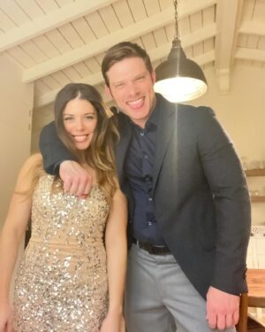 Chris Carmack Instagram - Bro wouldn’t move so we could get a date night pic … 😂

Thank you @disney for a great pre-Oscar’s reception (and a much needed night out ✨) 

#greysanatomy #datenightoscars #momanddadglamour
