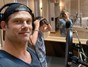Chris Carmack Instagram - Airs tonight!!! Time for her to come home for Christmas. 
I had a blast shooting this @hallmarkmovie with an outstanding cast and director! Throw on a Christmas sweater and watch this with the fam!
#comehomeforchristmas