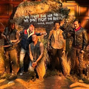 Chris Hardwick Instagram - The @amcthewalkingdead series finale event live from the @orpheumtheatrela starts in just a couple hours!!! Very surreal, but I’m also very grateful that we get to celebrate the show and the fans for the last episode! ❤️🧟‍♂️

#thewalkingdead #walkingdead #talkingdead