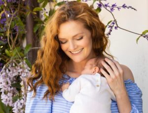 Chris Hardwick Instagram - Happy First Mother’s Day to @lydiahearst! Lydia is such a wonderful mom and getting to experience parenthood with her has been absolutely amazing. Also, she puts up with my dumb jokes and thumbs down-ing the one in this text made me laugh really hard. Like, I cackled like an idiot. I love you, Lyds!!! ❤️

Happy Mother’s Day to all the moms out there! And a special mom shoutout to the other bestest mom, @hardwickmom!!