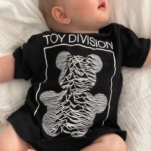 Chris Hardwick Instagram - This tiny wonderful human is seven months old today! So it’s kind of a birthday, right? Other parents told us the time flies and they were not lying. Every day that zips by with her is truly amazing! And hats off to @babyteith for having a shirt for her Gen X music nerd dad to buy. #dadsofinstagram