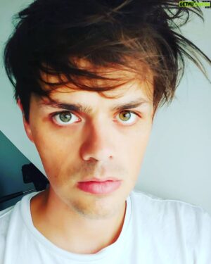 Chris Kendall Instagram - 'So sorry, I seriously thought this was the gents' - crabstickz