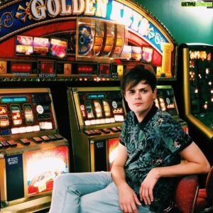 Chris Kendall Instagram - 🐬Cum to Brighton!🐬 There's lots to see and DO. Much love to @silvijavil behind the clicker